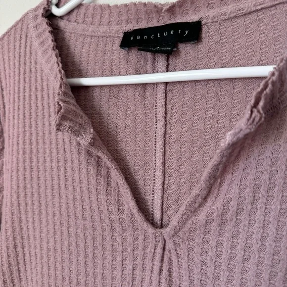 Sanctuary Light Pink Waffle Knit Long Sleeve V-Neck Top Size Medium Casual - Picture 2 of 10
